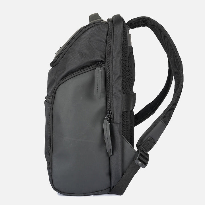 TECHIE TRAVELER BACKPACK